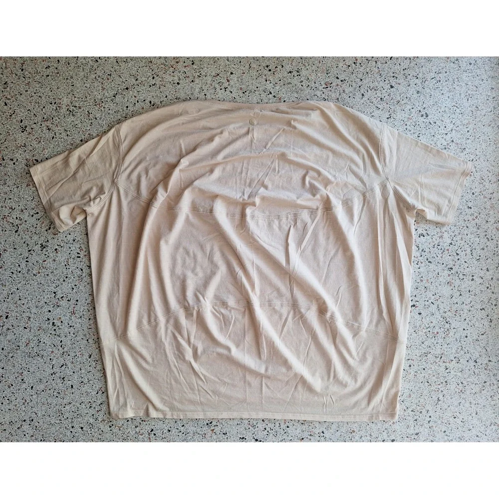 59 Lululemon Back in Action Short Sleeve Shirt - Picture 4 of 6